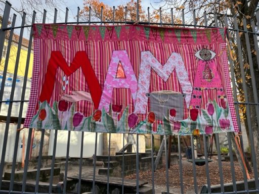 No. 38: Mama Breite: 1,80m Länge: 1,00m